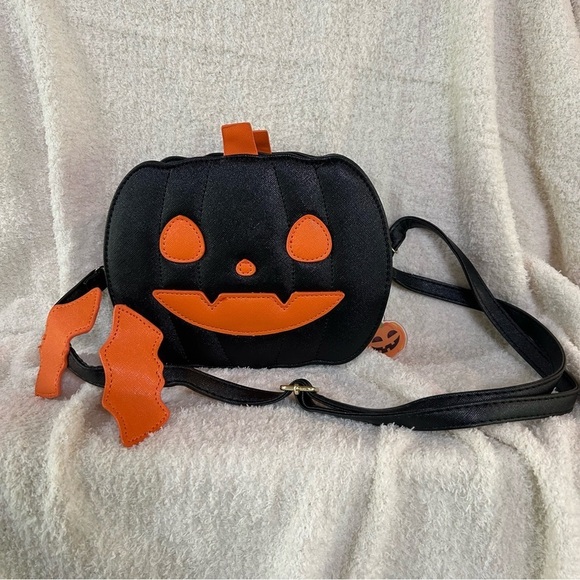 Handbags - BLACK HALLOWEEN PUMPKIN JACKO LANTERN CROSSBODY WITH PUMPKIN BAG CHARM GOTH NWOT
